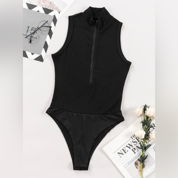 Black Sleeveless Zip-Up Top - Picture 6 of 16